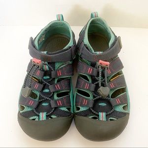Girls waterproof Keen size 3